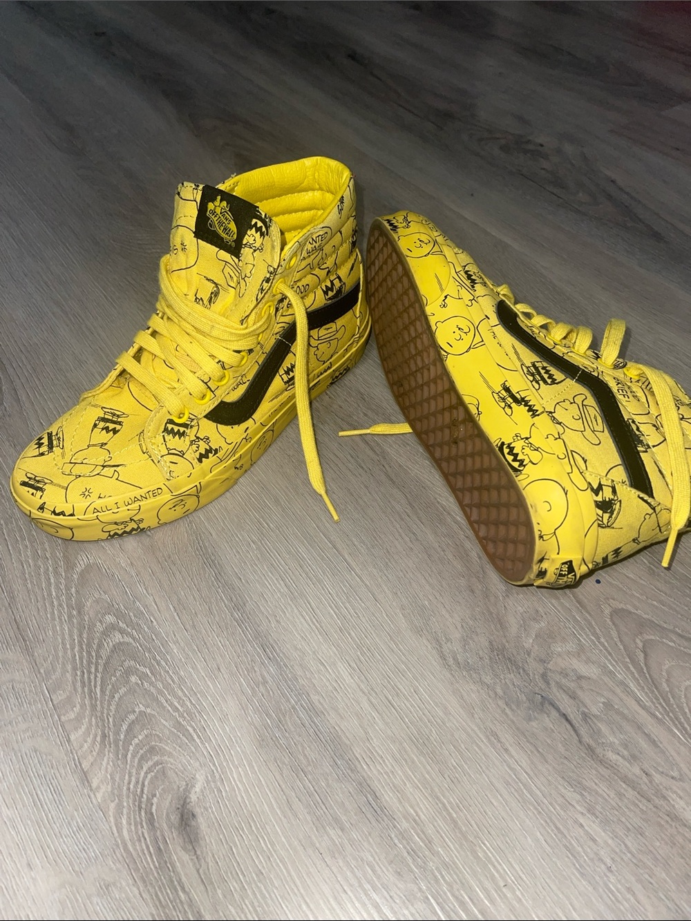 Vans Kids Yellow Cartoon High-Top Sneakers with Black Side Stripe 6.5 (US men)
